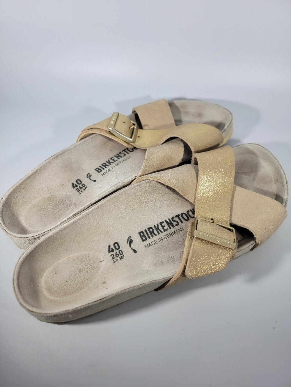Birkenstock Sandals Womens EU 40 Siena Gold Metallic Suede Buckle Cross Strap - Picture 3 of 10